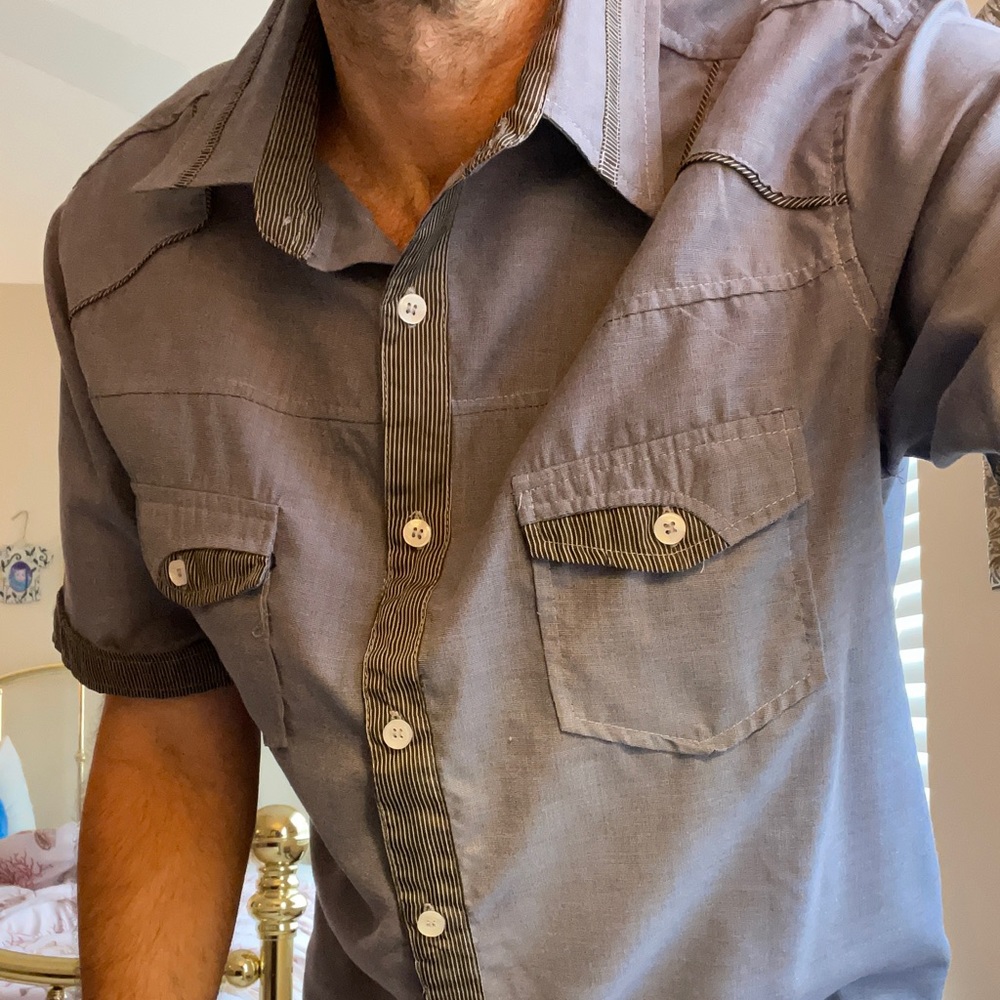 Men’s short sleeve button down, sz S (fits like a medium)